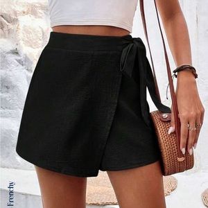 NWT SHIEN SKORT